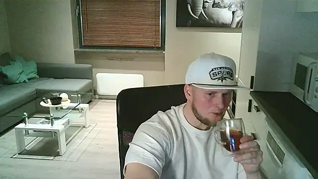 Dartanjanas13 online show from October 24, 2025, 9:47 pm