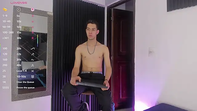  Axel 09 online show from May 15, 2026, 4:10 am