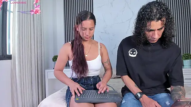 JackAndRosse  online show from April 7, 2026, 2:19 pm