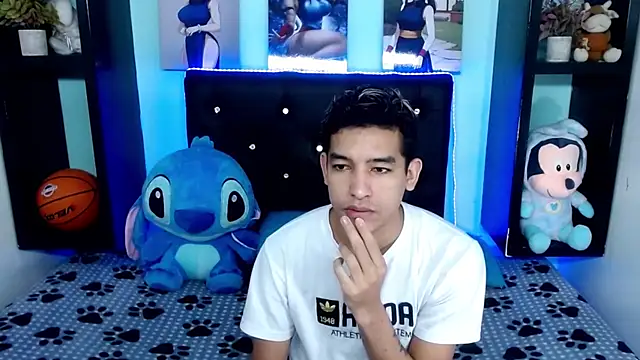 x oliver x online show from September 9, 2025, 1:42 pm