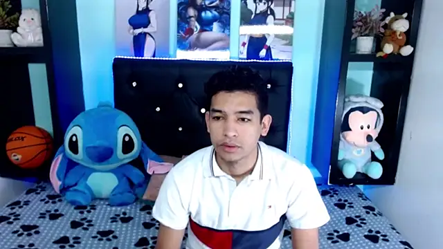 x oliver x online show from November 8, 2025, 3:32 am