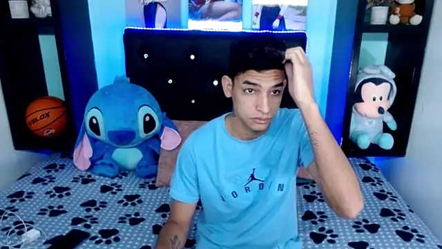 x oliver x online show from October 1, 2025, 4:17 am