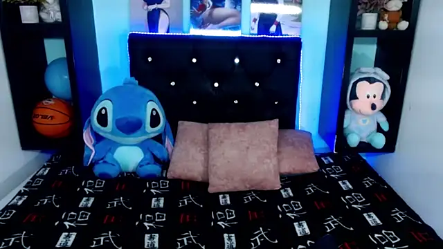 x oliver x online show from October 7, 2025, 3:51 am