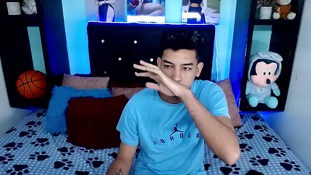 x oliver x online show from September 27, 2025, 4:18 am