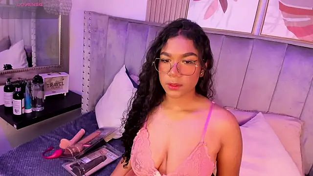 Seshat Hitt online show from October 17, 2025, 3:21 am