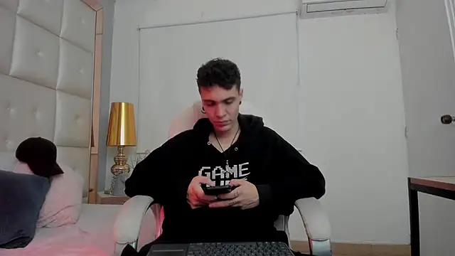 dark sun302 online show from November 7, 2025, 10:03 pm