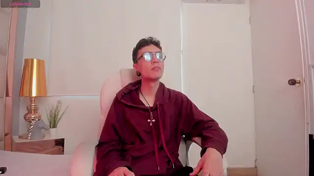 dark sun302 online show from November 17, 2025, 8:46 pm