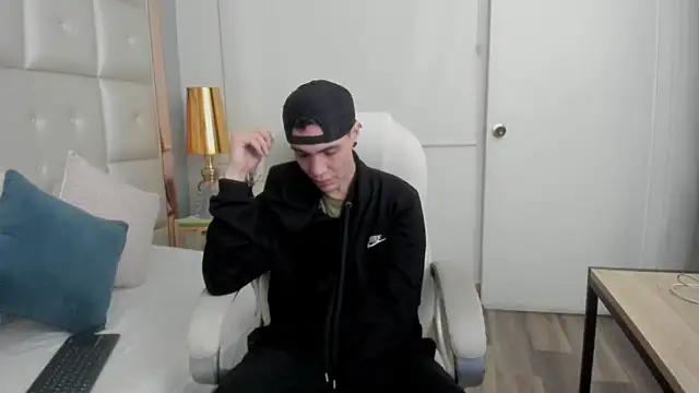 dark sun302 online show from December 21, 2025, 5:09 am