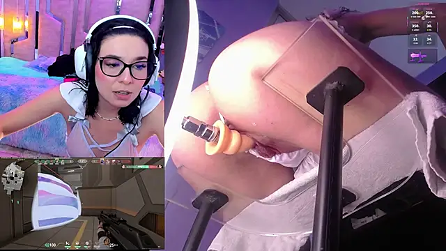 NicoleFerrel online show from March 10, 2026, 2:32 pm