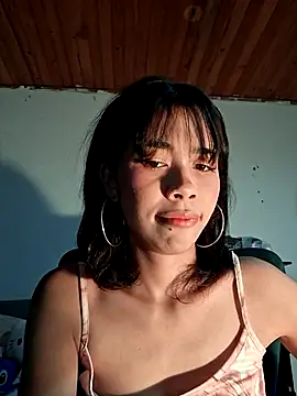 Snapshot of dolliette24 chatting on July 4, 2026, 2:51 am dolliette24 online show from July 4, 2026, 2:51 am