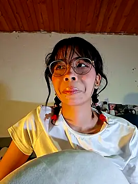 Snapshot of dolliette24 chatting on July 5, 2026, 4:19 am dolliette24 online show from July 5, 2026, 4:19 am
