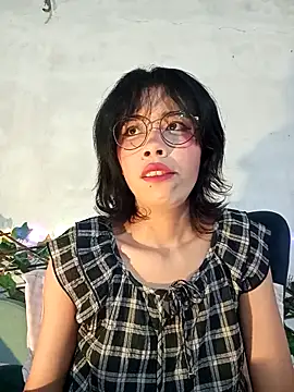 dolliette24 online show from February 4, 2026, 4:29 am