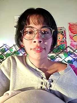 dolliette24 online show from May 10, 2026, 9:35 am