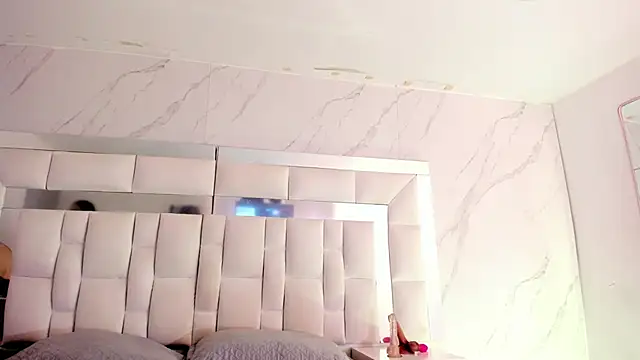 Snapshot of Maia_Park chatting on February 26, 2026, 12:16 pm Maia Park online show from February 26, 2026, 12:16 pm