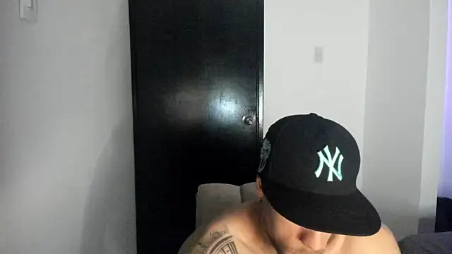 ThiagoLugo online show from April 12, 2026, 5:00 am