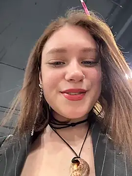 lucy-joy online show from January 8, 2026, 10:32 am