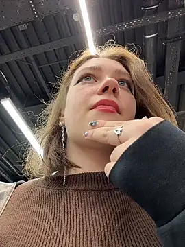 lucy-joy online show from December 4, 2025, 10:25 am