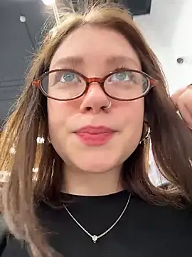 lucy-joy online show from March 1, 2026, 9:31 am