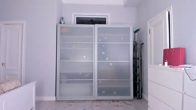 xxxenony    online show from November 18, 2025, 1:32 am