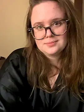 MariaMirabella online show from November 18, 2025, 7:28 pm