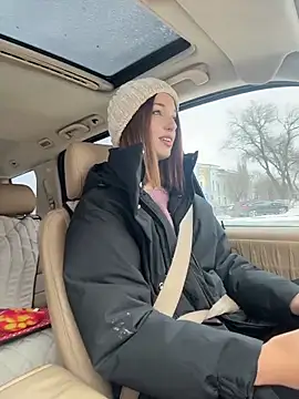 DollyTall online show from December 16, 2025, 7:23 am