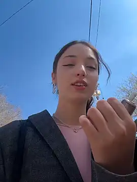 DollyTall online show from April 14, 2026, 6:29 am