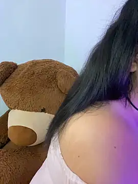 Emily Taylor2 online show from November 1, 2025, 4:41 am