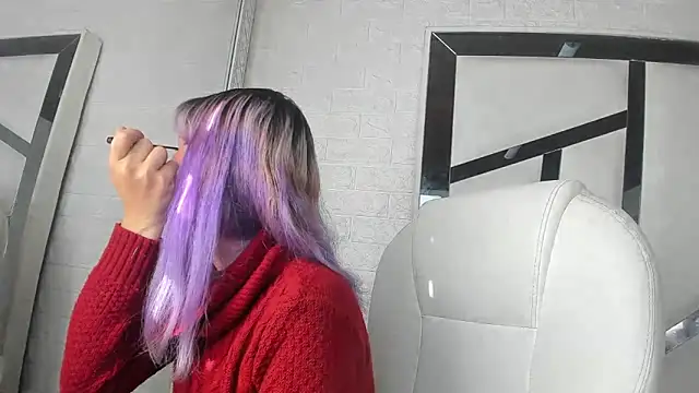 barbieambar online show from November 12, 2025, 1:26 pm