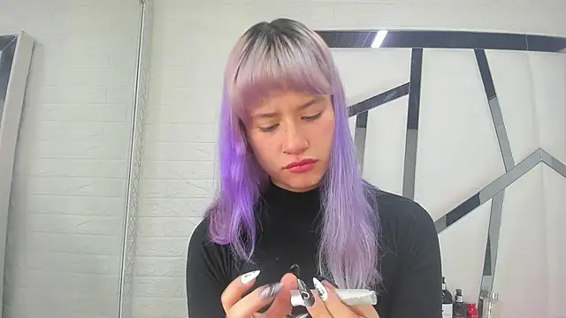 barbieambar online show from September 12, 2025, 1:22 pm