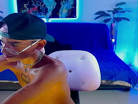gabo hotboy online show from May 14, 2026, 6:21 am