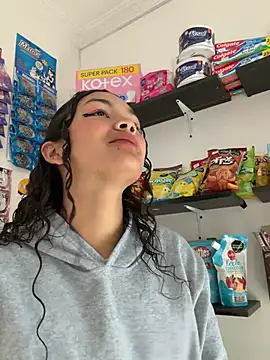 Camilla Miller01 online show from April 15, 2026, 7:40 pm