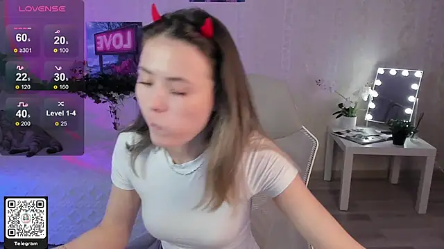 ArleneThomas online show from November 19, 2025, 1:44 pm