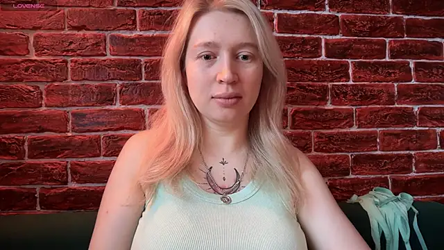 Snapshot of CitrusBlissss chatting on November 24, 2025, 2:44 am CitrusBlissss online show from November 24, 2025, 2:44 am