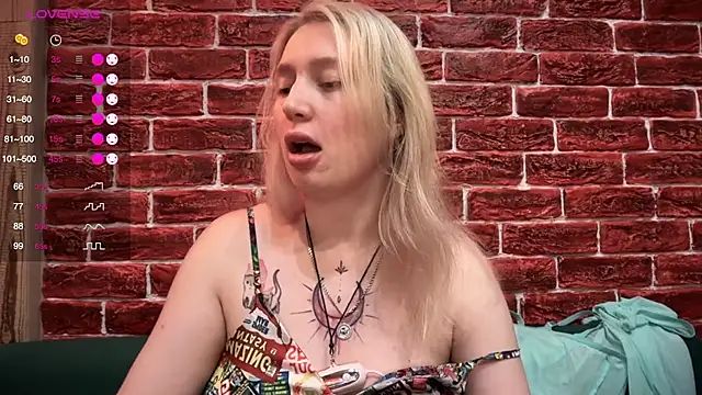 Snapshot of CitrusBlissss chatting on November 12, 2025, 12:20 pm CitrusBlissss online show from November 12, 2025, 12:20 pm