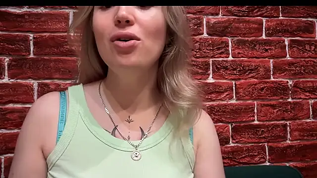 Snapshot of CitrusBlissss chatting on October 20, 2025, 2:17 pm CitrusBlissss online show from October 20, 2025, 2:17 pm