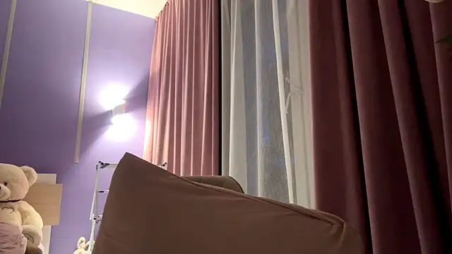 Snapshot of LinaMoonBlessed chatting on November 29, 2025, 12:05 pm LinaMoonBlessed online show from November 29, 2025, 12:05 pm