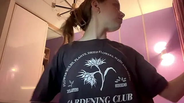 LinaMoonBlessed online show from March 22, 2026, 11:45 am