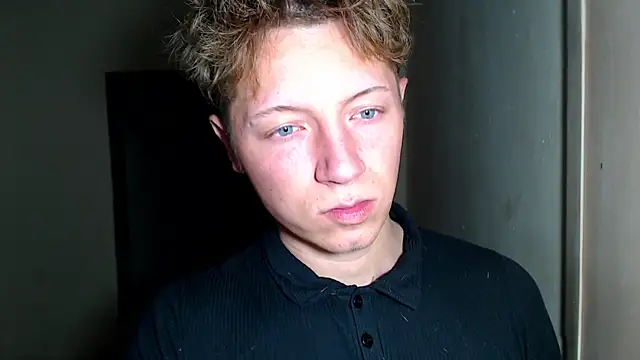 Snapshot of BlondZilla chatting on February 16, 2026, 4:22 am BlondZilla online show from February 16, 2026, 4:22 am