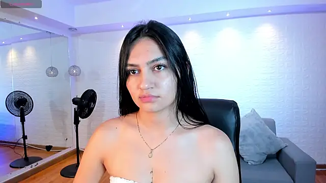 Snapshot of AidaJones chatting on November 6, 2025, 12:20 pm AidaJones online show from November 6, 2025, 12:20 pm