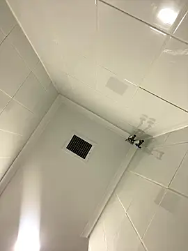 kiittyselenita online show from January 16, 2026, 1:31 am