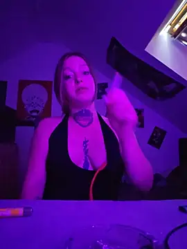 Amatrice X online show from June 19, 2026, 4:02 pm