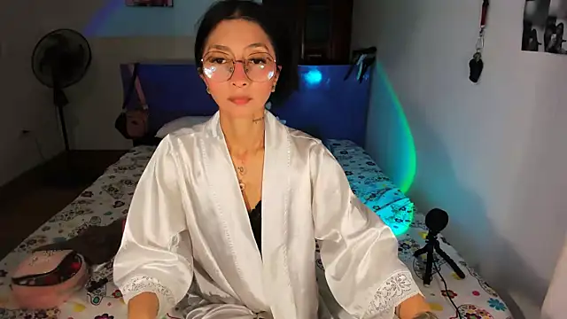 Anais lux online show from June 6, 2026, 12:38 am