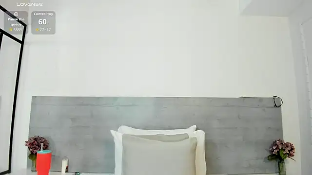 Snapshot of sunnyWhitee chatting on June 16, 2026, 7:14 pm sunnyWhitee online show from June 16, 2026, 7:14 pm