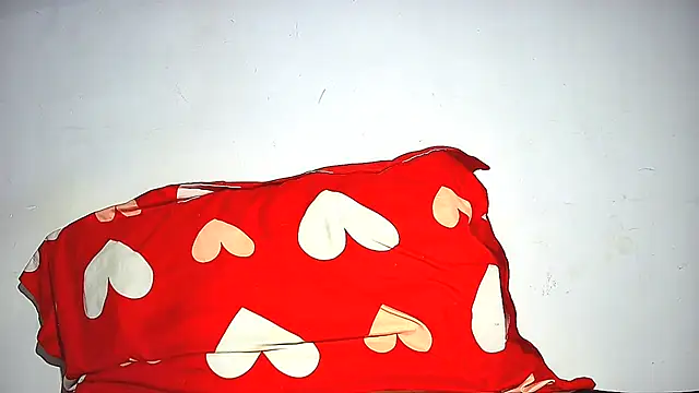 IsaXander743 online show from November 6, 2025, 4:38 am