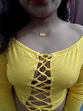 Snapshot of Aavya_007 chatting on December 2, 2025, 4:03 am Aavya 007 online show from December 2, 2025, 4:03 am