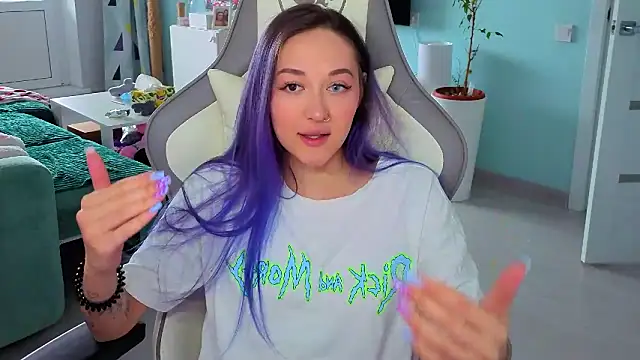 Im suka online show from April 16, 2026, 4:24 am