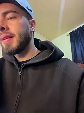 MaxDell online show from December 20, 2025, 9:50 pm