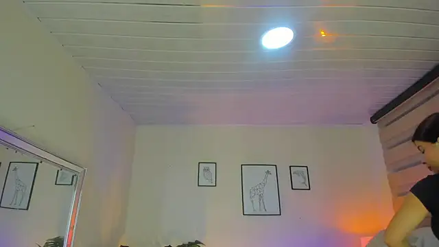 LusyKitty online show from October 7, 2025, 3:02 pm