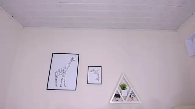 Snapshot of LusyKitty chatting on November 5, 2025, 4:10 pm LusyKitty online show from November 5, 2025, 4:10 pm