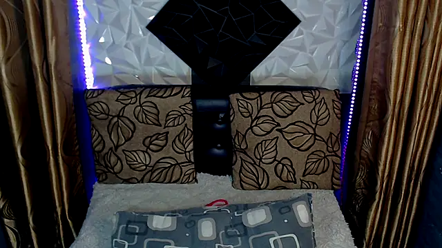 Snapshot of AtashaNicoLe chatting on September 24, 2025, 2:29 am AtashaNicoLe online show from September 24, 2025, 2:29 am